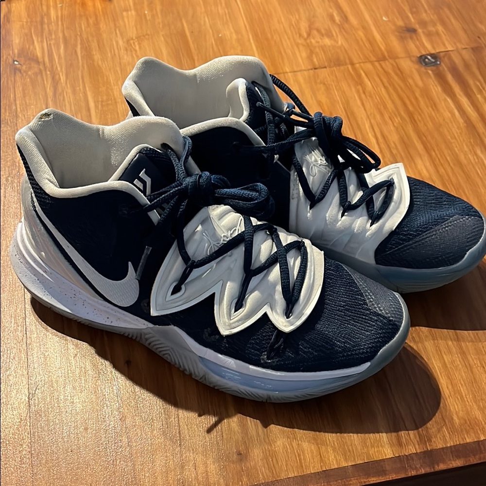 Kyrie Irving Mamba Mentality 5 Nike Sneakers
